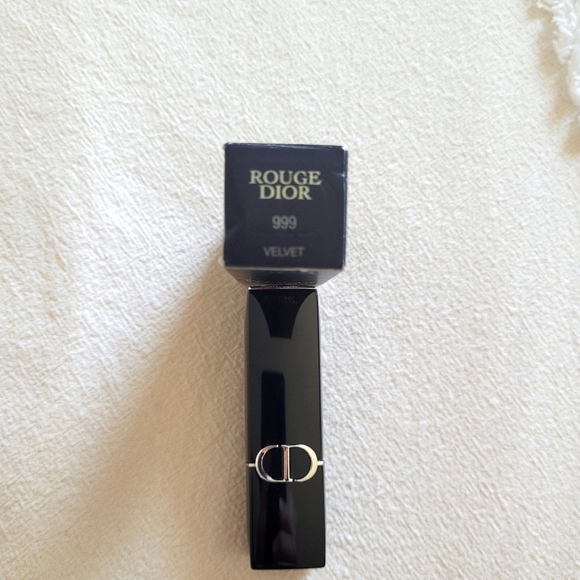 Dior Velvet Red Lipstick Vibrant Classic Shade 999 New Never Used - Picture 2 of 7